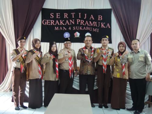 PRAMUKA MAN 4 Sukabumi Gelar Pelantikan dan Serah Terima Jabatan